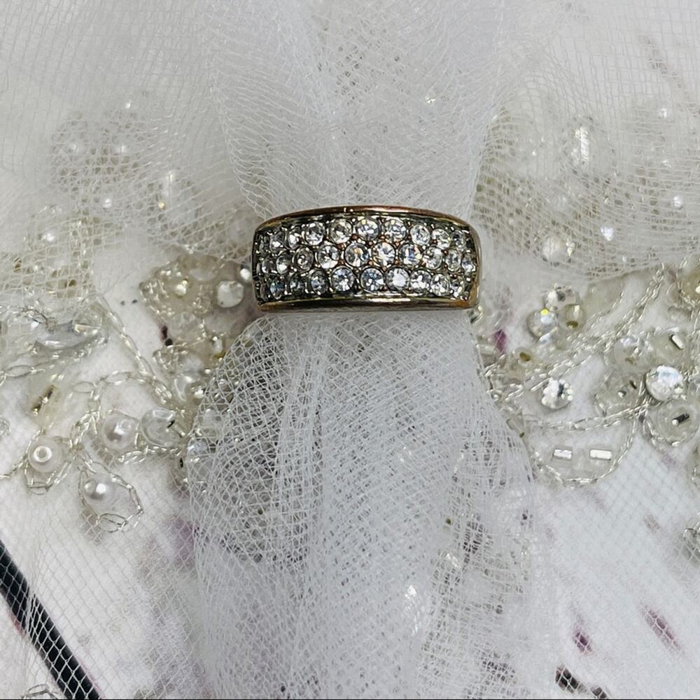 Gold color rhinestone diamond ring - Picture 3 of 10